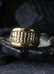 搖滾樂牙項鍊。