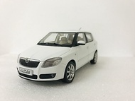 1: 18 Original Factory Skoda fabia Skoda fabia Old Alloy Car Model White