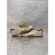 GGDB Pair Of Matching Shoelaces Small Dirty Shoes Rubber Sole Couple Shoes