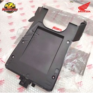 Honda Bangka / Under COVER ADV160 ( 64530-K0W-NA0 )