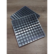 25x25x3 cm divider brownie pan contains 100 / brownie bites