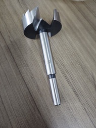 木工多齒平底鑽頭（又稱密齒福斯特納鑽頭或鉸鏈開孔器)
