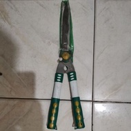 ♀ ◈ ▬ ♞HEAVY DUTY GRASS SCISSOR Big Gardening plastic Handle Grass Scissor cutter