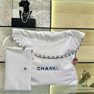 Chanel Garbage Bag Bag Medium White Color 
This Hardware Color Has Been Made a New Breakthrough, Pha
