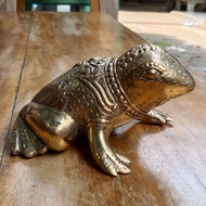 Patung katak kodok unik bahan kuningan