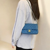 💙香奈兒coco20CHANEL藍色羊皮金釦CF20口蓋包A69900