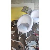 Egg besan Chair