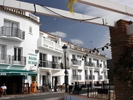 巴爾肯德馬洛公寓式酒店 (Apartamentos Balcon de Maro)