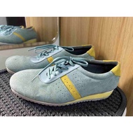 UKAY UKAY KIDS SHOES (size 33)