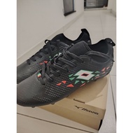 New rare lotto football shoes size 42 (26.5cm)