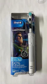 Oral-B - D100 兒童充電電動牙刷 (Pixar) 版本隨機 （平行進口）