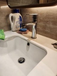 全新冷熱水龍頭