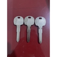 Isuzu new/Isuzu Traviz metal (buy 10pcs for 300)