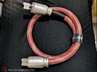 （IEC高穩定高功率電源電纜線）象神XS-M6 電纜電源線（1m  ）銀頭紅龍  適用於IEC接觸端連接，音響設備，音源濾波器，影視產品，高功率穩定電源產品。