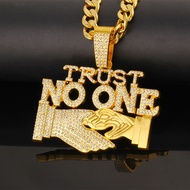 Hip Hop Letter TRUST NO ONE Handshake Alloy Pendant Men's Cuban Necklace Unique Fashion 8IV6