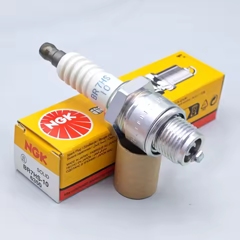 1pcs Original NGK Spark Plug BR7HS-10 Suitable For Two Stroke Lifeboat Yamaha Outboard Engine Yacht 