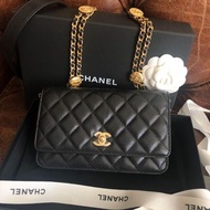 Chanel ❌SOLD❌22A 金幣WOC 黑金荔枝皮六月英國單