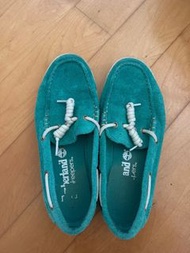 Timberland 綠色平底鞋