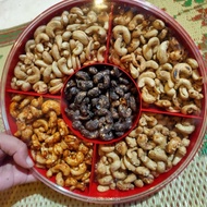Cashew nuts cashew mix 5 flavors / cashew nuts 5 original wonogiri flavors are delicious and delicio