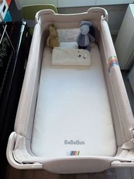 BeBeBus 摺疊便攜嬰兒床 拼大床