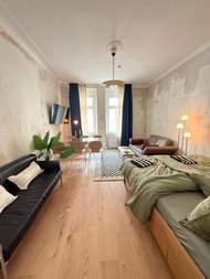 Zwei große Altbau Apartments fur Gruppen bis 14 Personen im Leipziger Westen, direkte Parkplatze im