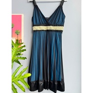 2Hand Strap Dress