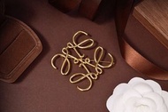 Loewe 胸針