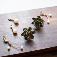 【墨綠色】 姬朧月。水晶花天然珍珠 耳環
