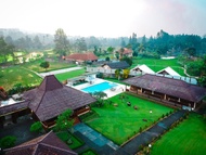 Villa 1000 m² dengan 8 kamar tidur dan 5 kamar mandi pribadi di Puncak (Villa Bango Puncak 8BR, Your