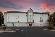 Rodeway Inn &amp; Suites near Outlet Mall - Asheville