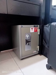 TAIYO SAFE รุ่น TS_512K1C ขนาดภายนอก H x Wx D = 512 x 345 x 400 mm.น้ำหนัก 51 Kg.