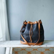 尋寶復古古董包-charles jourdan 黑色真皮大容量水桶包