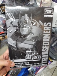 Takara Tomy 變形金剛系列 40 週年的 暗黑柯博文 (Nemesis Prime) 40週年紀念版《變形金剛：萬獸崛起》(Transformers: Rise of the Beasts)