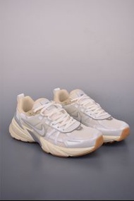 Nike 女款運動鞋