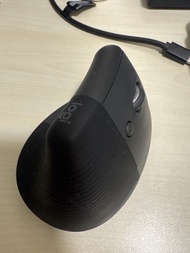 Logitech Lift  人體工學垂直無線滑鼠 mouse
