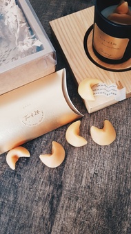 獨家幸運籤餅乾蠟燭 把祝福字條在裡面_婚禮_探房禮