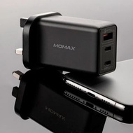 MOMAX One Plug 3-USB 智能充電器 UM20 (規格 輸入: AC 100-240V ~50/60Hz 1.5A 總輸出: 65W (最大.) 尺寸 : 29毫米 x 43毫米 x 66毫米 重量 : 65克)