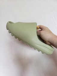 Yeezy Slide Resin