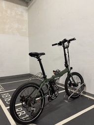 Dahon Mariner D8 folding bike