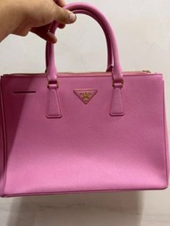 PRADA普拉達粉色殺手包