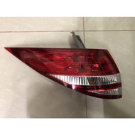 lampu belakang Estima Acr50