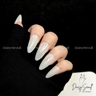 Hailey Bieber pearlescent mirror Nail box