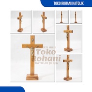 BRASS CORPUS SITTING CROSS CATHOLIC TABLE CROSS/ JESUS STATUE CROSS/