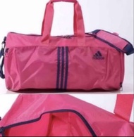 Adidas 運動袋日本購入🇯🇵Adidas 運動袋Adidas 運動袋日版Adidas yoga bag / 運動袋Adidas adidas japan🇯🇵 全新日版🇯🇵正貨日本 Adidas 專門店 DRUM A96094 手提包 斜背包 旅行袋 (現貨) yoga Duffle Bag fila 運動袋 golf bag 粉紅色帶 旅行都用得