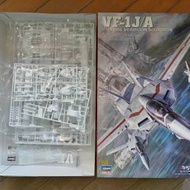Bandai Macross VF-1J/A Valkyrie 模型...