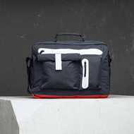20L 多功能旅行背包 (可裝筆電)