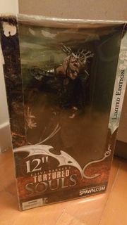 McFarlane Toys 生產的Clive Barker's Tortured Souls 12 吋Agonistes 人偶。