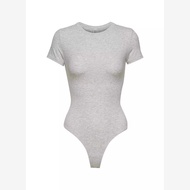 เสื้อยืดแขนสั้นรัดรูปสำหรับผู้หญิง Skims Kardashian Jennie Pure Color Slimming Summer Base Shirt ทรง