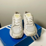 Preloved Adidas FALCON W Full White