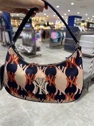 ✈️🇰🇷直送❤️‍🔥🇰🇷韓國直送MLB ARGYLE STRAP HOBO BAG NEW YORK YANKEES 手提肩背包 MONOGRAM系列 紐約洋基隊